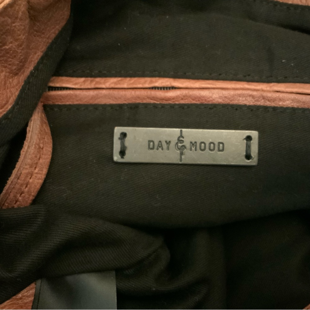 Day & Mood Leather Shoulder handbag Like New - Picture 6 of 10
